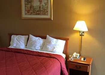 Deluxe Inn hotel thumbnail 7