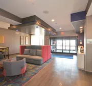 Holiday Inn Express & Suites Oklahoma City Mid - Arpt Area by IHG hotel detail image 4