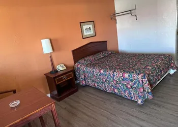 Crystal Motel hotel thumbnail 7