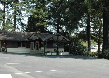Park Motel and Cabins hotel thumbnail 3