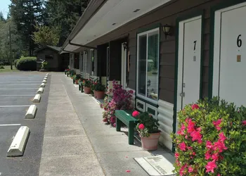 Park Motel and Cabins hotel thumbnail 6