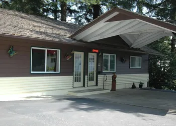 Park Motel and Cabins hotel thumbnail 7