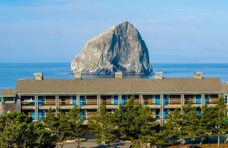 Inn at Cape Kiwanda hotel detail image 2