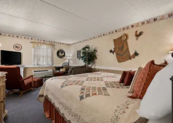 Country Living Inn hotel thumbnail 4