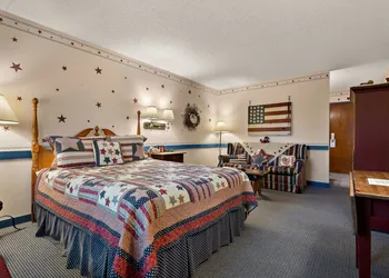 Country Living Inn hotel thumbnail 5