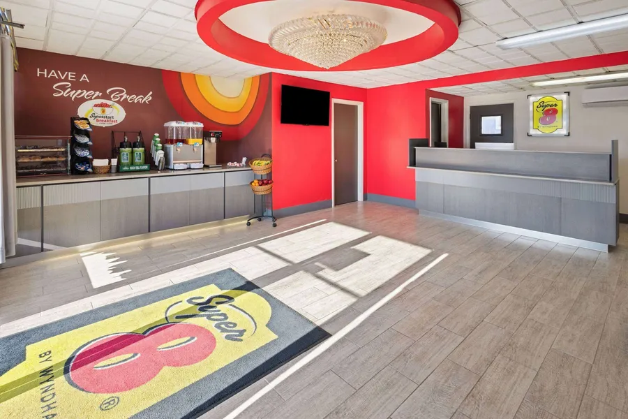 Super 8 by Wyndham Hazleton hotel detail image 6