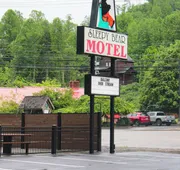 Sleepy Bear Motel hotel detail image 3