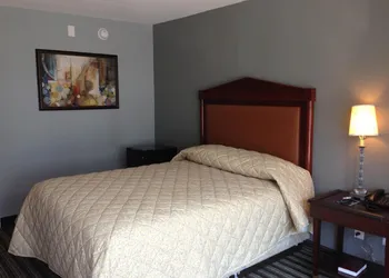 Safari Inn hotel thumbnail 3