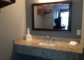 Safari Inn hotel thumbnail 6