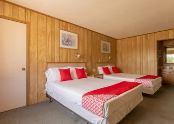 OYO Hotel Breckenridge TX Hubbard Creek Lake hotel thumbnail 5