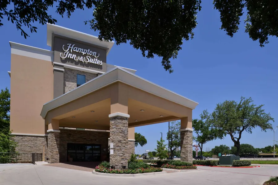 Hampton Inn & Suites Dallas Market Center hotel detail image 6