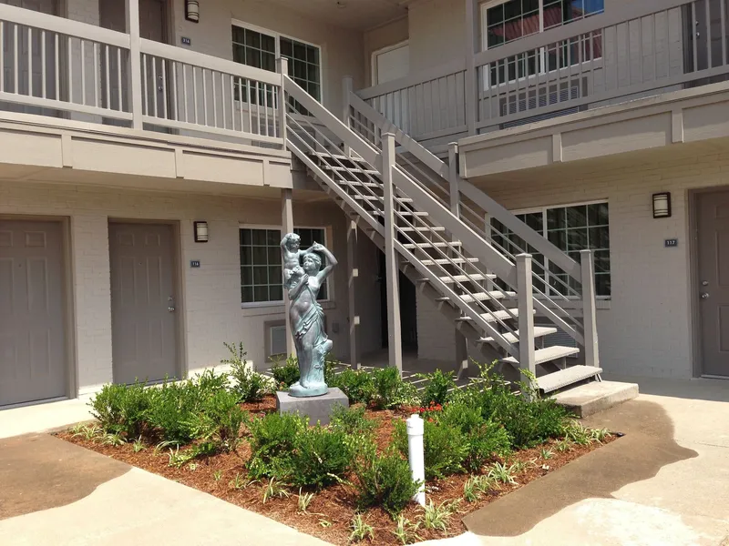 Romantic Inn & Suites hotel detail image 2