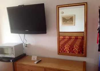 Hamilton Inn hotel thumbnail 7