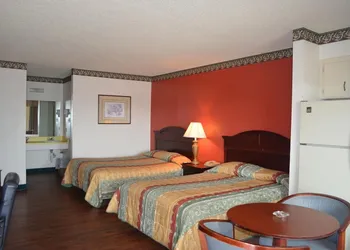 Granbury Inn & Suites hotel thumbnail 4