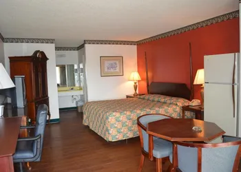 Granbury Inn & Suites hotel thumbnail 6