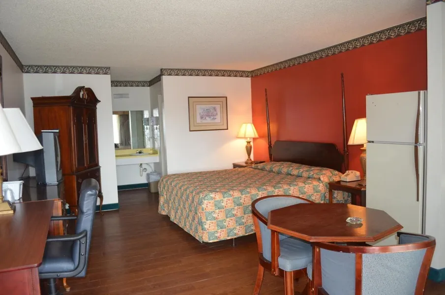 Granbury Inn & Suites hotel detail image 6