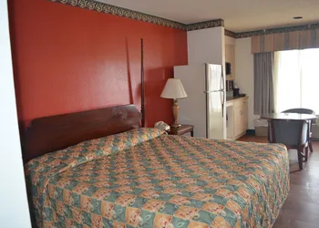 Granbury Inn & Suites hotel thumbnail 7