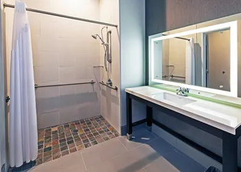 Holiday Inn Express & Suites Killeen - Fort Hood Area by IHG hotel thumbnail 5