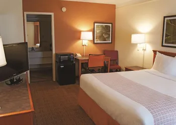 Baymont by Wyndham San Antonio South Park hotel thumbnail 5