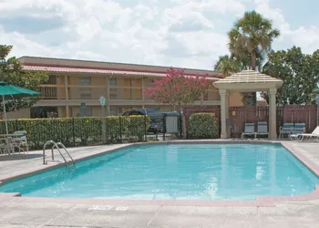 Baymont by Wyndham San Antonio South Park hotel thumbnail 6