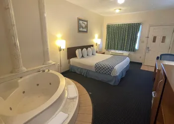 Flamingo Inn hotel thumbnail 2