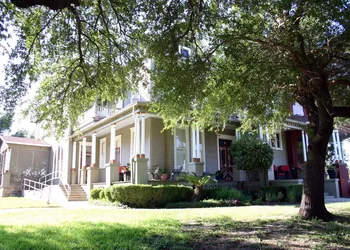 Angels Nest Bed and Breakfast hotel thumbnail 3