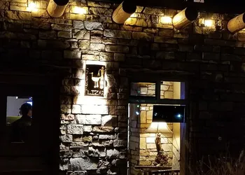 Stone Lizard Lodging hotel thumbnail 4