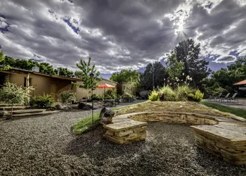 Stone Lizard Lodging hotel thumbnail 5
