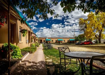 Stone Lizard Lodging hotel thumbnail 7