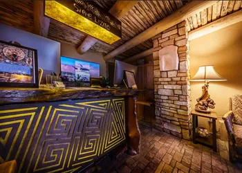 Stone Lizard Lodging hotel thumbnail 8