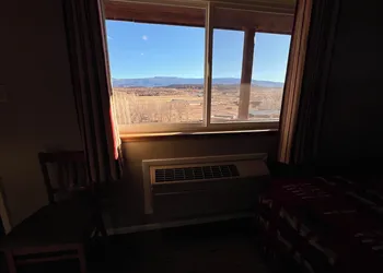 The Rim Rock Inn hotel thumbnail 5