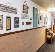 Western Inn hotel detail image 3