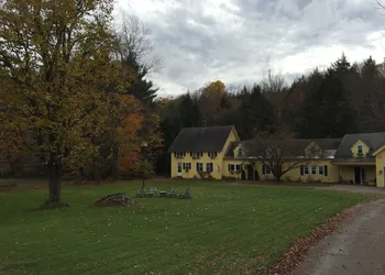 Fiddler's Green Inn hotel thumbnail 2