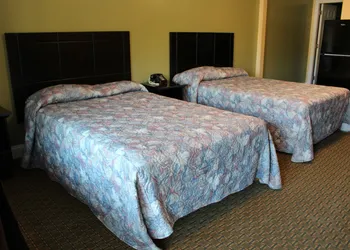 Crown Inn Motel hotel thumbnail 2
