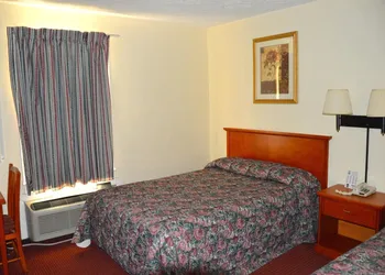 Crown Inn Motel hotel thumbnail 3