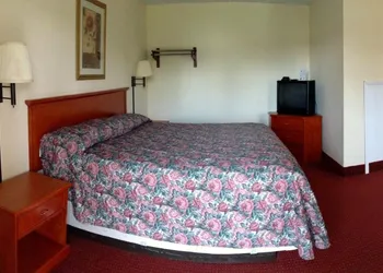Crown Inn Motel hotel thumbnail 4