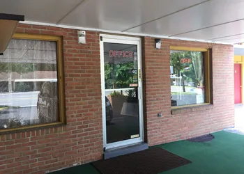 Royal Inn Motel hotel thumbnail 5