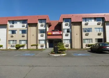 Sunshine Motel II hotel thumbnail 2
