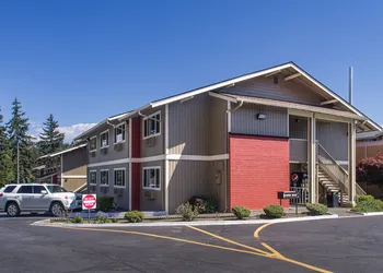 Coachman Inn hotel thumbnail 7