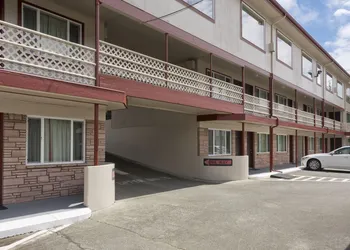 Flagstone Motel hotel thumbnail 3
