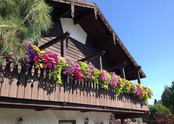 Linderhof Inn hotel thumbnail 3