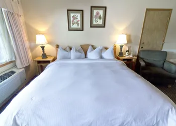 Linderhof Inn hotel thumbnail 7