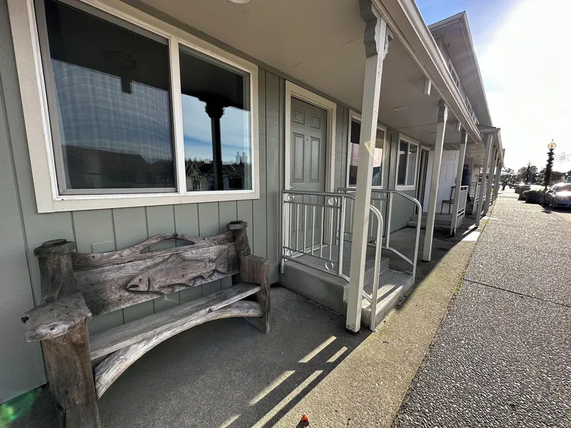 The Coastal Inn and Suites hotel detail image 6