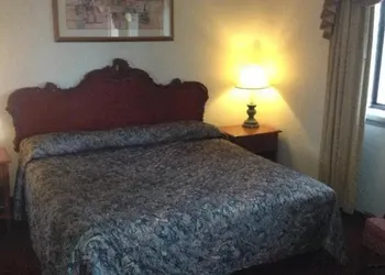 Embassy motel hotel thumbnail 4