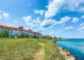 Blue Harbor Resort and Conference Center hotel thumbnail 2