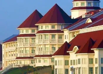Blue Harbor Resort and Conference Center hotel thumbnail 3