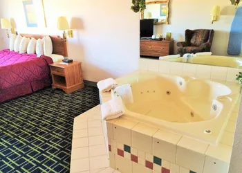 Cobblestone Inn & Suites - Platteville hotel thumbnail 3