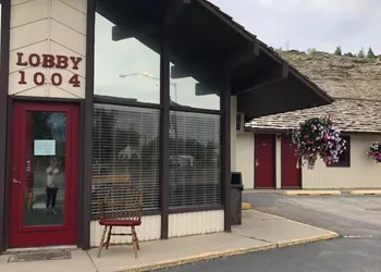 Country West Motel hotel thumbnail 6