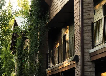 Huff House Inn and Cabins hotel thumbnail 2