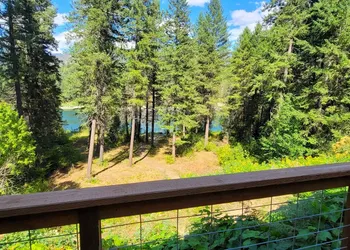 Riverfront Motel hotel thumbnail 4